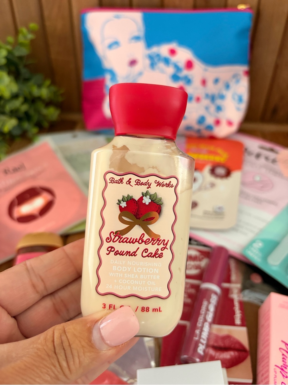 Self-Care Spa Bundle: Estee Lauder, Bath & BodyWorks, Pacifica, Vera Wang &More! - Picture 3 of 6